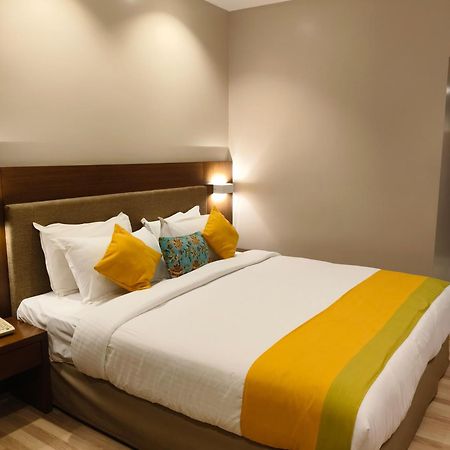 Park Residency Adoor Hotel Adur Kültér fotó