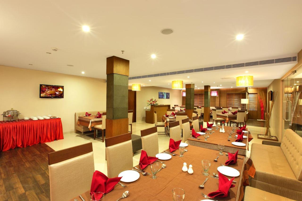 Park Residency Adoor Hotel Adur Kültér fotó
