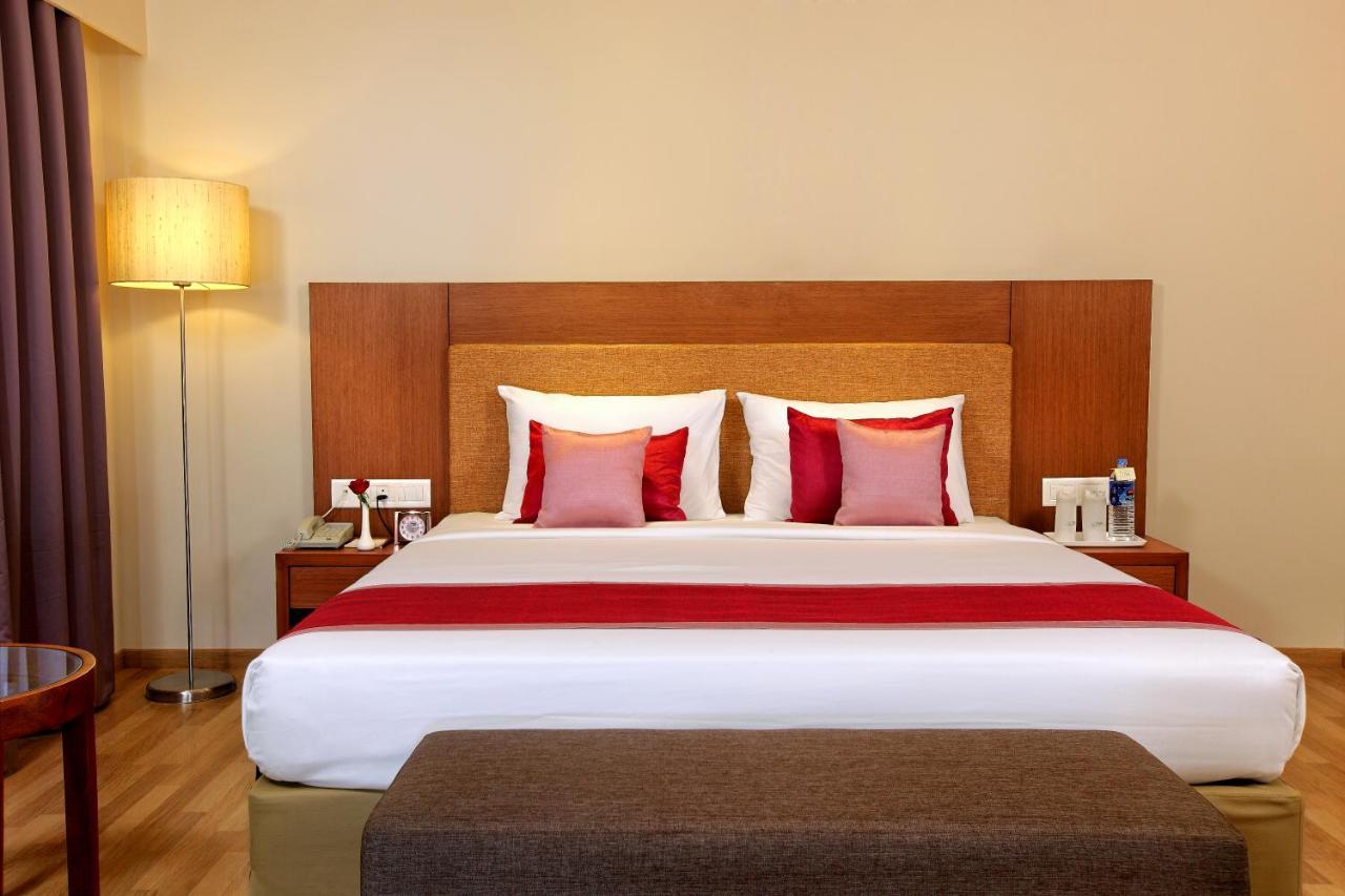 Park Residency Adoor Hotel Adur Kültér fotó