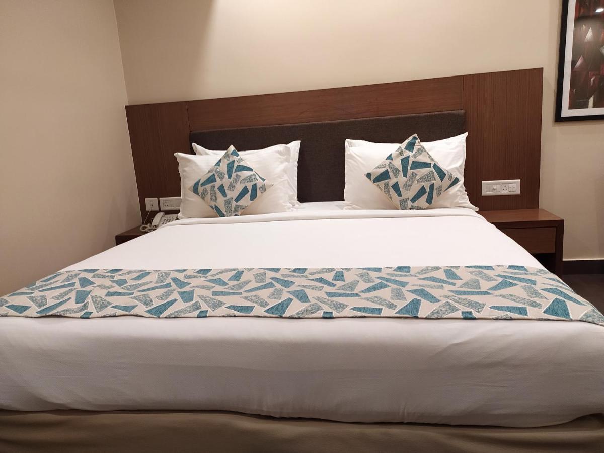 Park Residency Adoor Hotel Adur Kültér fotó