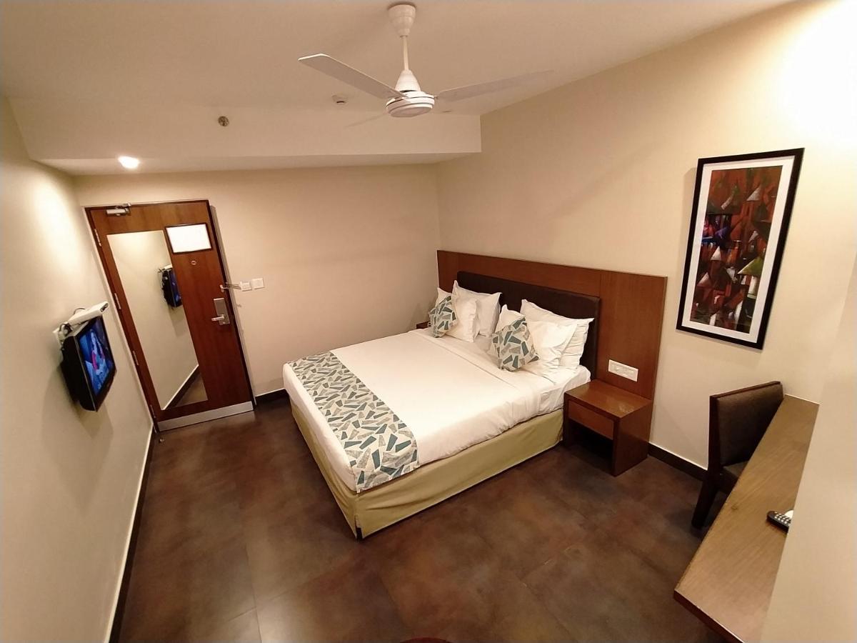 Park Residency Adoor Hotel Adur Kültér fotó