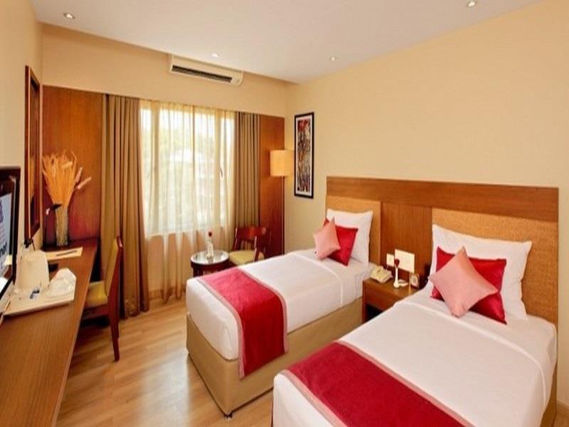 Park Residency Adoor Hotel Adur Kültér fotó