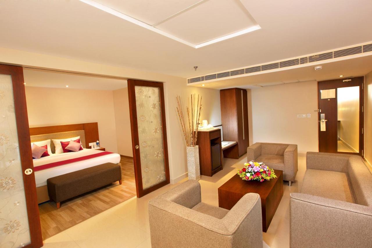 Park Residency Adoor Hotel Adur Kültér fotó